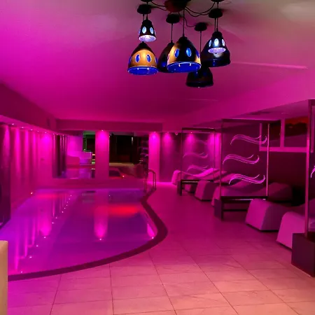 Aqa Palace Ξενοδοχείο 4*