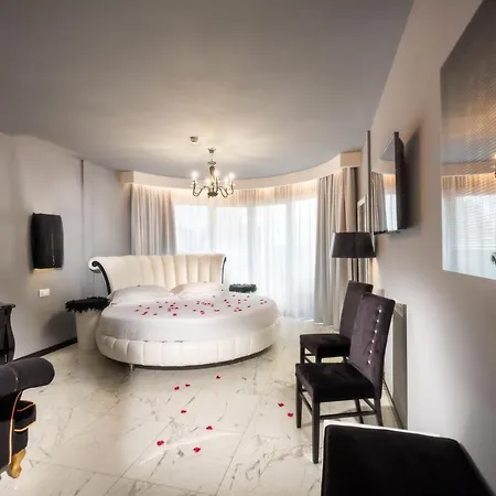 Aqa Palace 4*