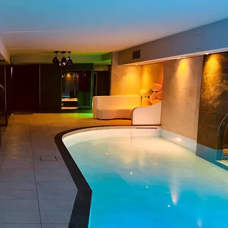 Aqa Palace Ξενοδοχείο 4*